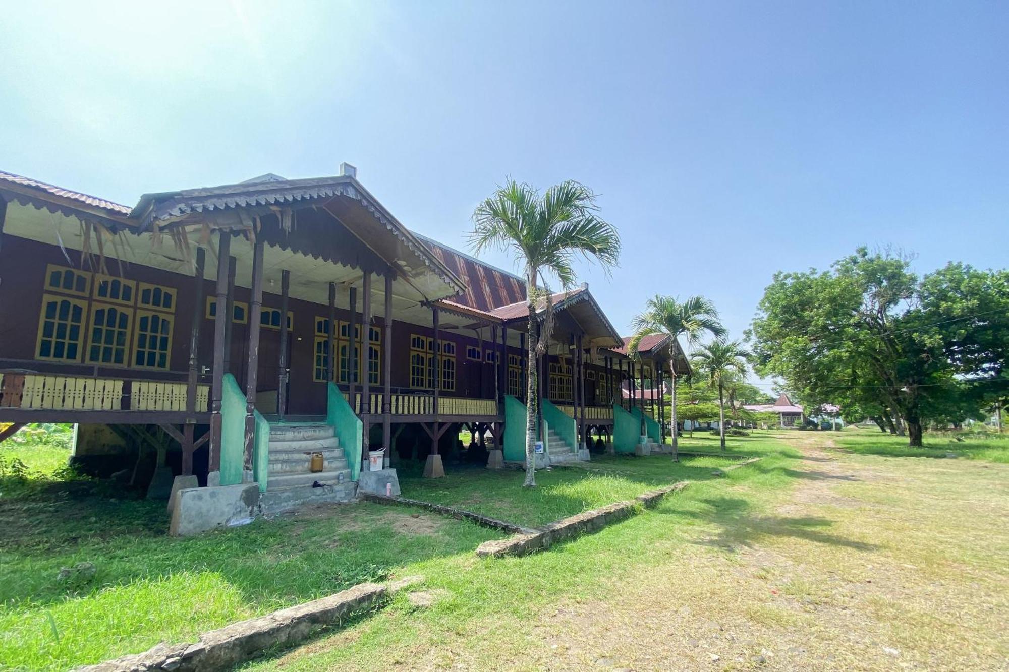 Hotel Pantai Panjang Bengkulu Redpartner Esterno foto