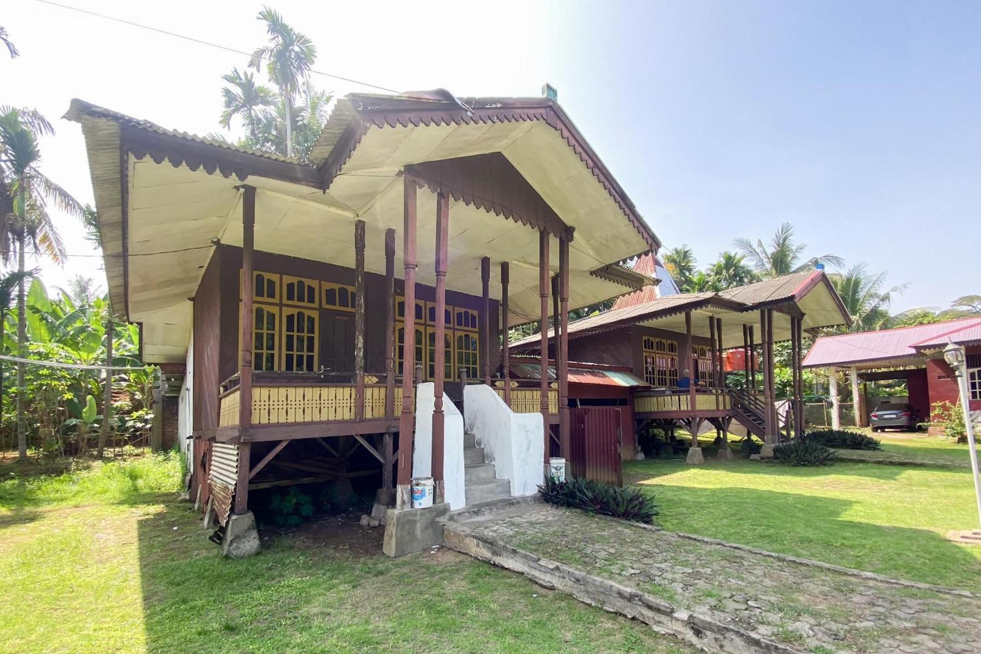 Hotel Pantai Panjang Bengkulu Redpartner Esterno foto